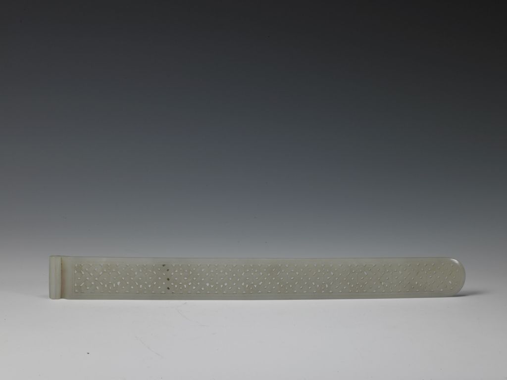 中国美術 白玉 捻 環 径7.8cm(HA379)（白玉镂雕盘长纹扁方）